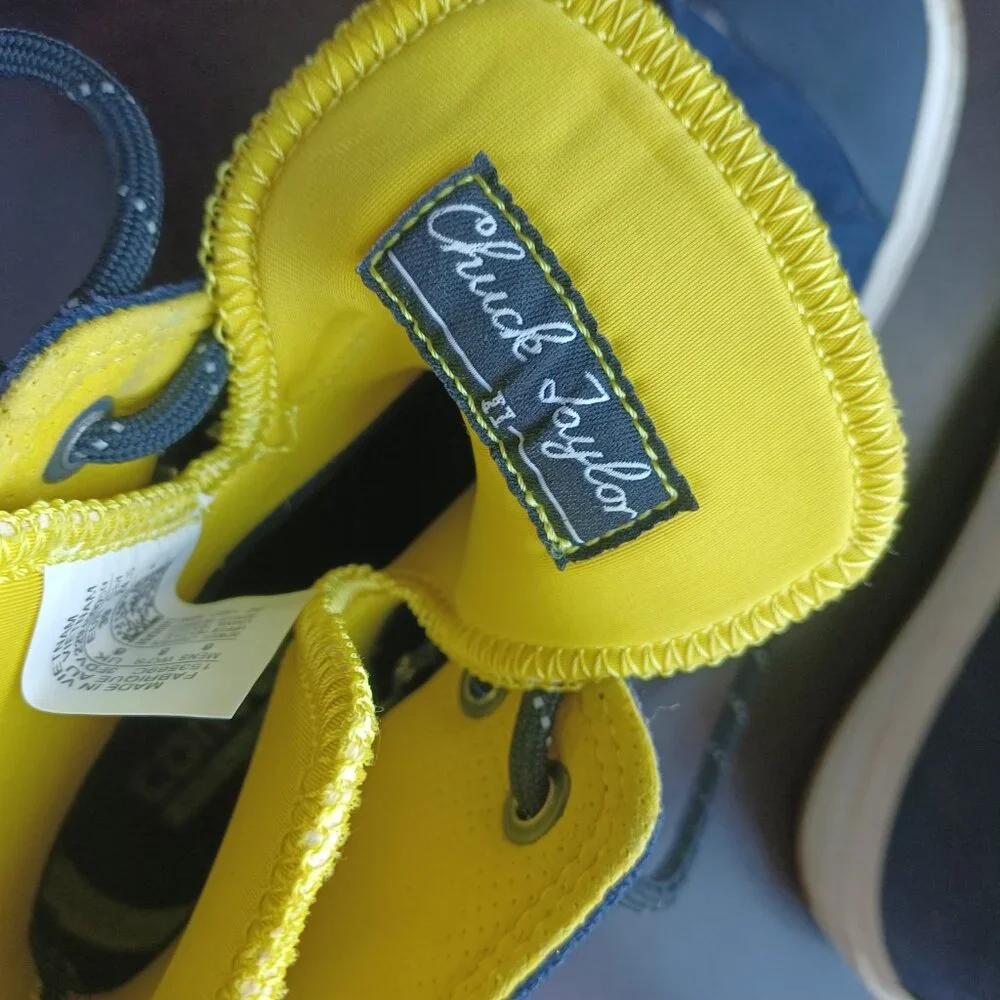 High Top Converse Chuck Taylor - M6 or W8 - Picture 3 of 6